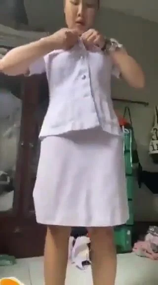 Cô y tá dâm vú to lồn múp móc lồn dâm đãng kích thích