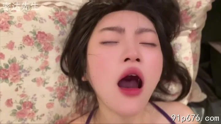 " Mặt em này nhìn ra nét dâm, gạ tí là chịu cho chịch luôn